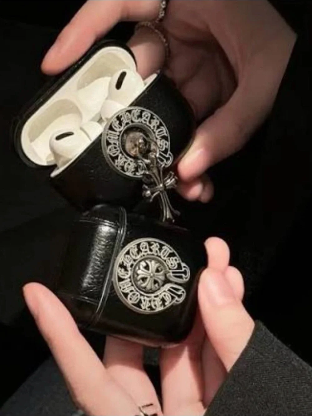 AirPods PRO 3 (2025) tumbled leather case in the style of Chrome Hearts